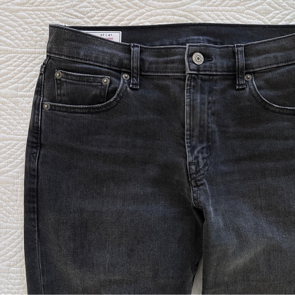 GAP Mid Rise Girlfriend Jeans with Washwell in washed black, 27 Short - Picture 3 of 12